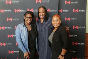 jackie joyner kersee with fans during maryville university leadership event