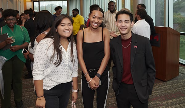 students at scholarship banquet