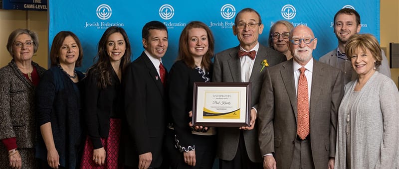 Paul Kravitz, Maryville Hillel Advisory Council Chair, receiving an award