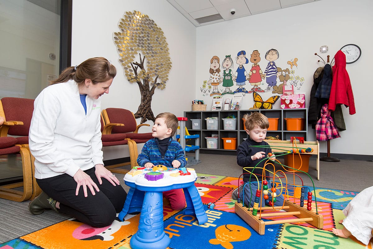 student working with patients in Speech language pathology program