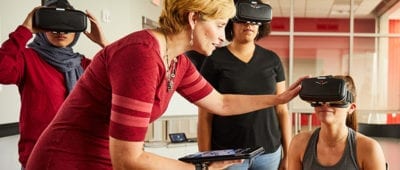 Maryville professor helping students use VR