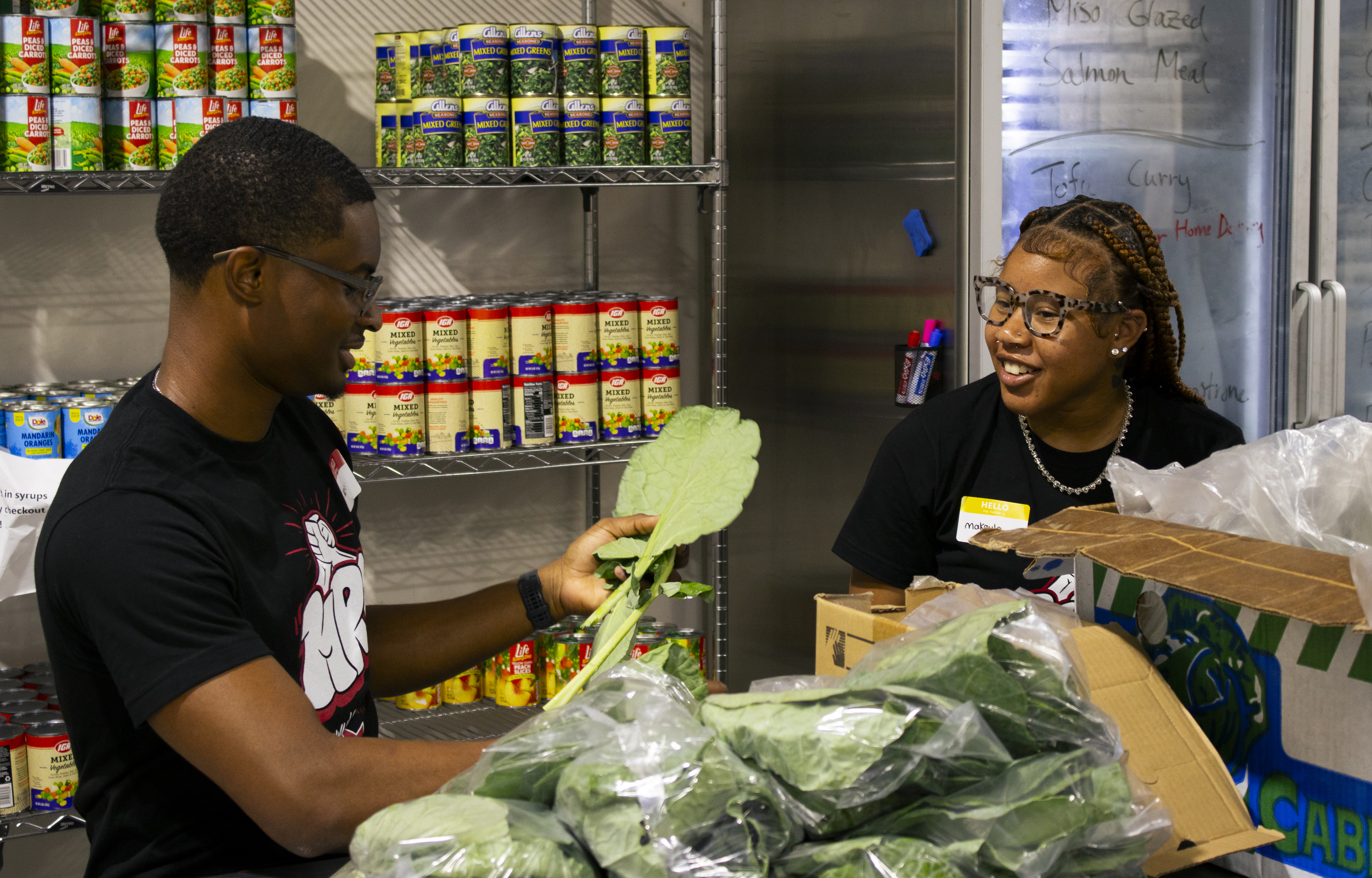Maryville students volunteer with Food Outreach during MRO 2026. 