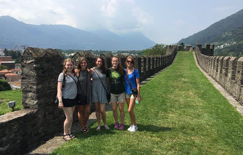 students on study abroad trip